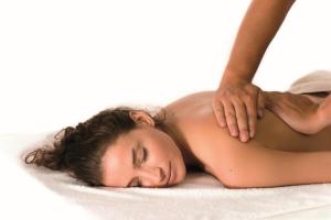 What are the benefits of soft tissue therapy for dancers?
